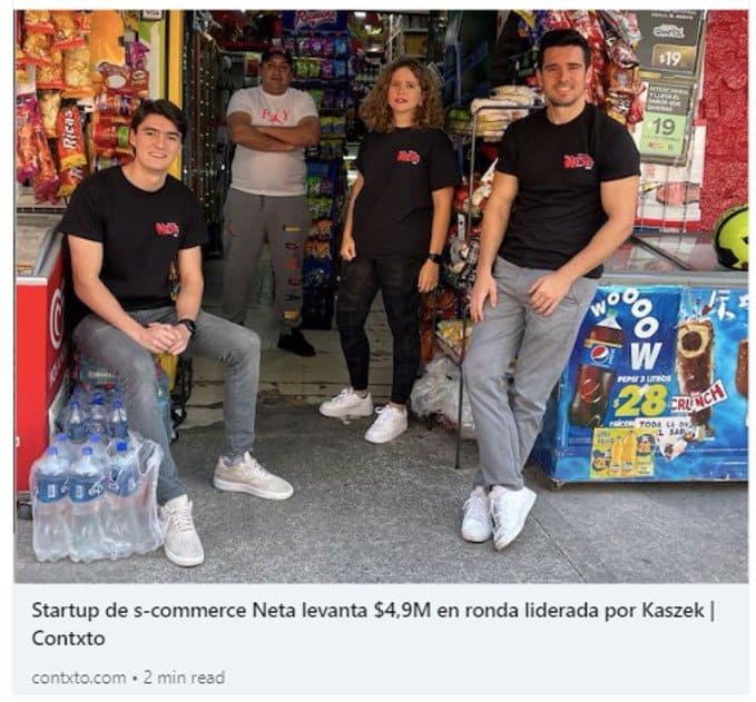 El equipo de Neta con Fabián, su primer cliente.